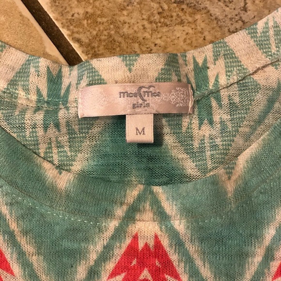 ⚡️3/$21 Girls ikat high/low top -size M - Picture 2 of 4